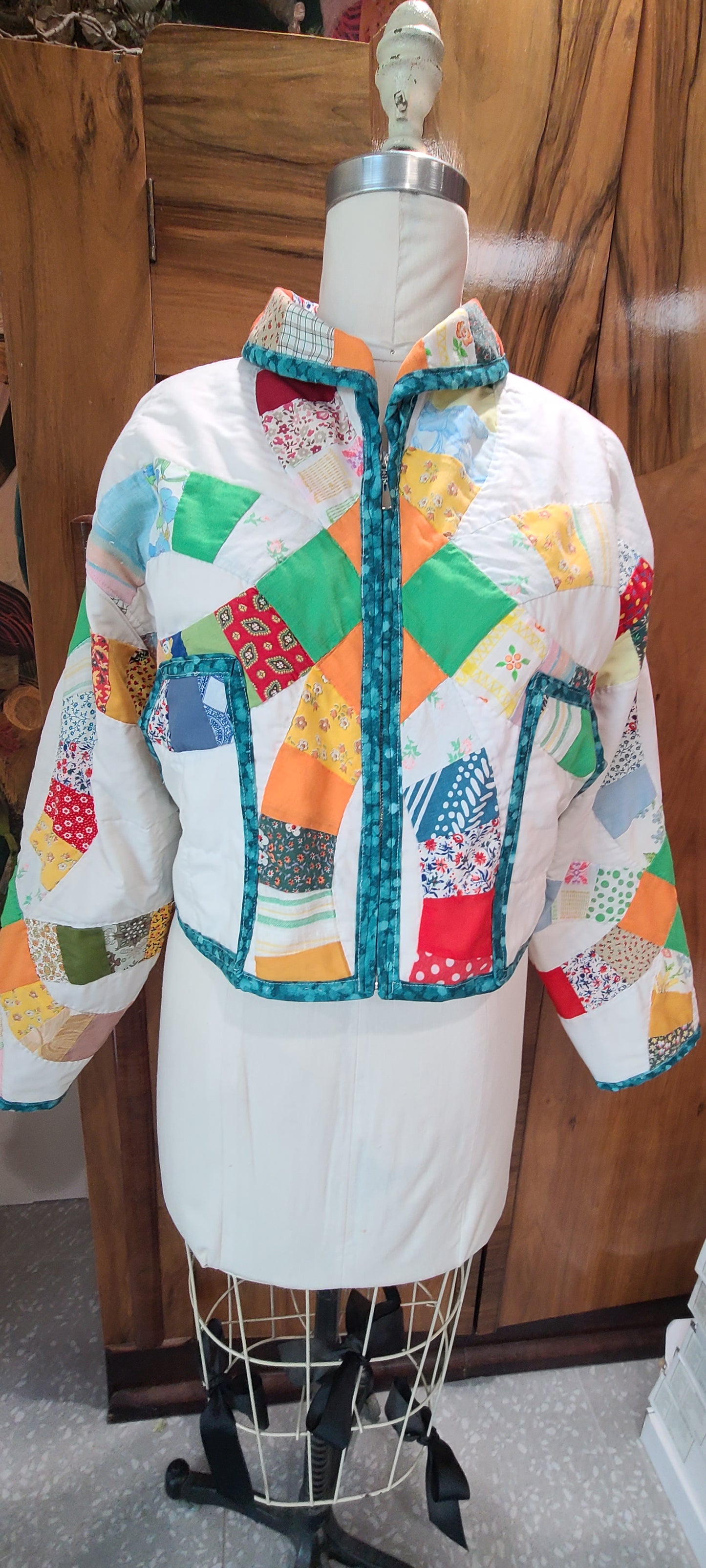 Orange and Green Wedding Ring Cropped Chore