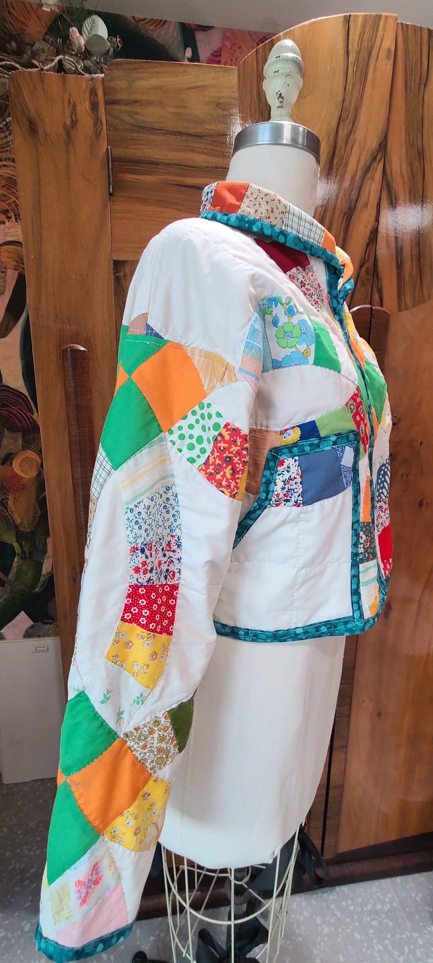 Orange and Green Wedding Ring Cropped Chore