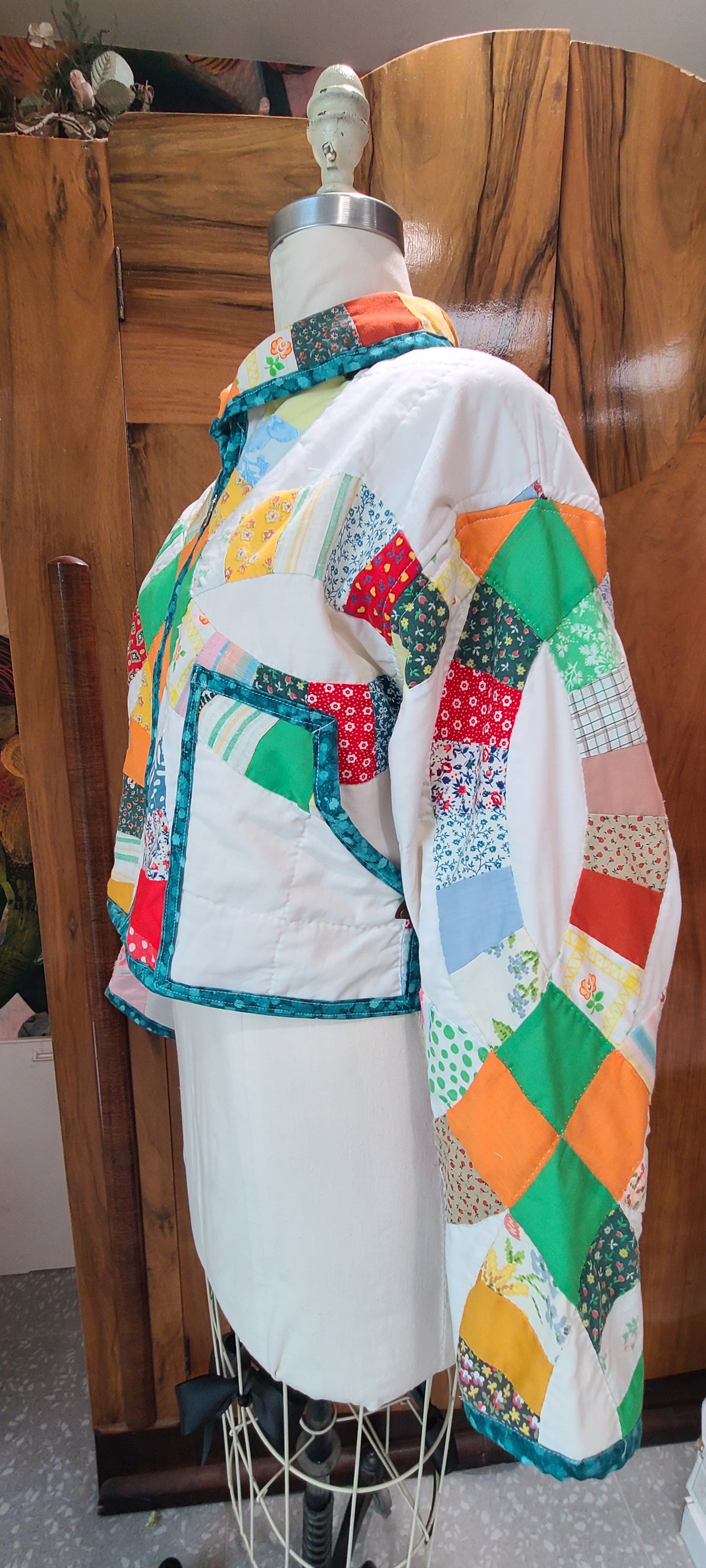 Orange and Green Wedding Ring Cropped Chore