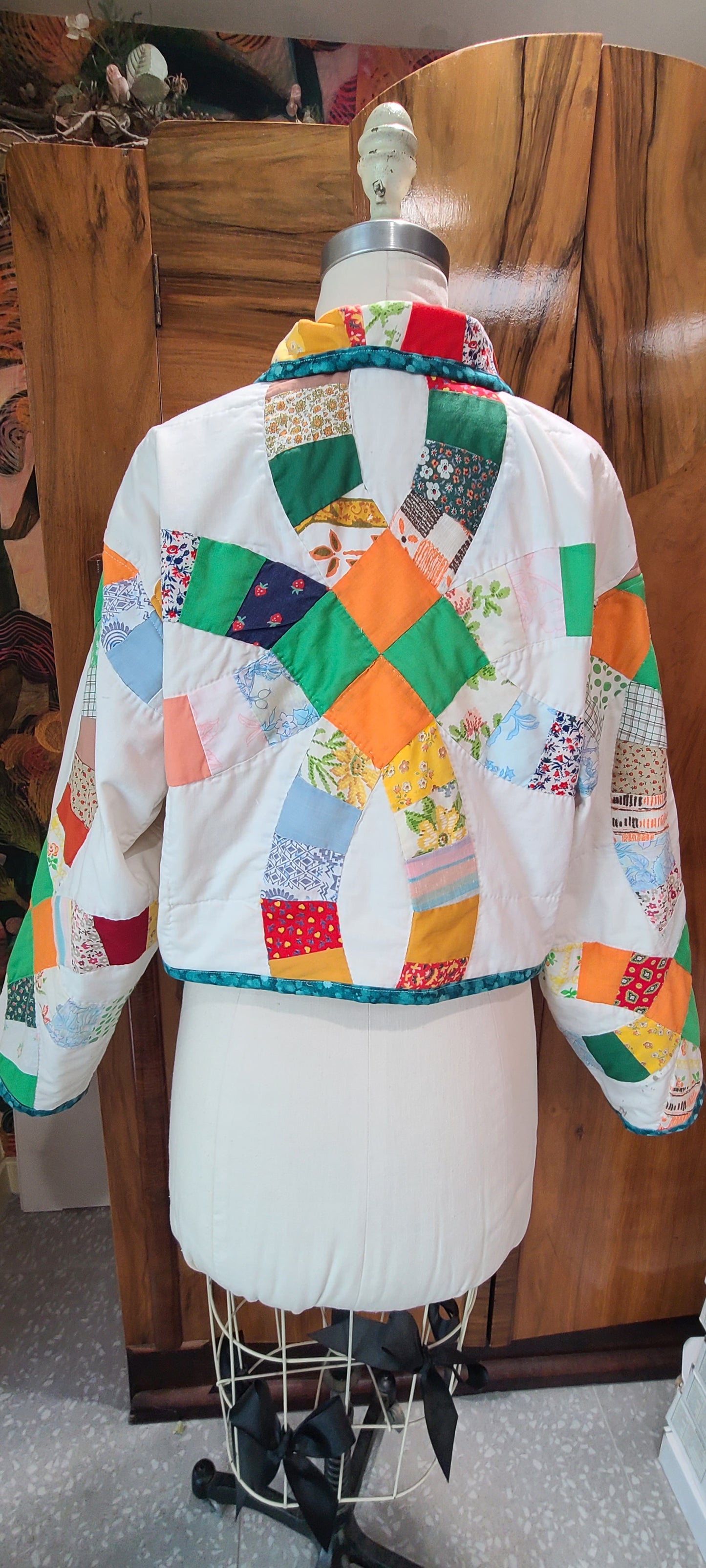 Orange and Green Wedding Ring Cropped Chore